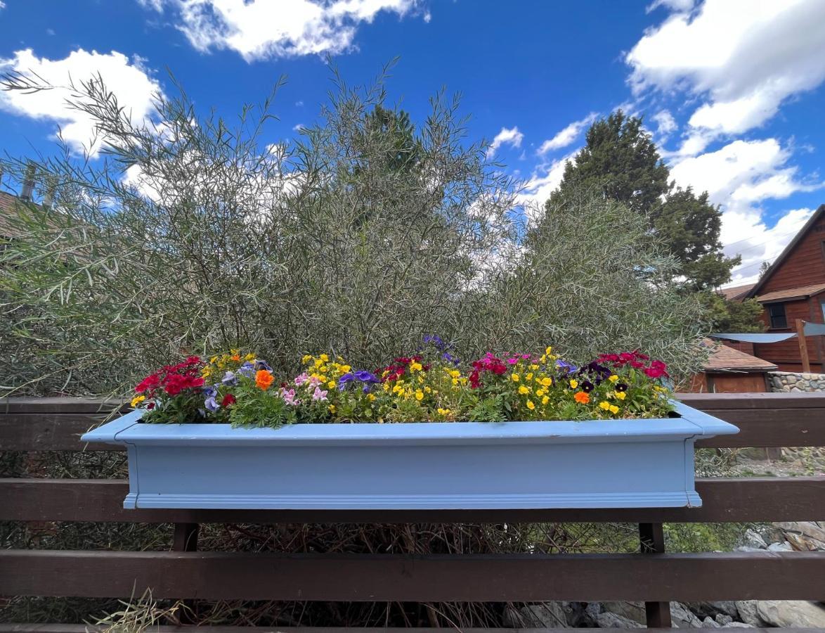 June Lake Villager Exterior photo