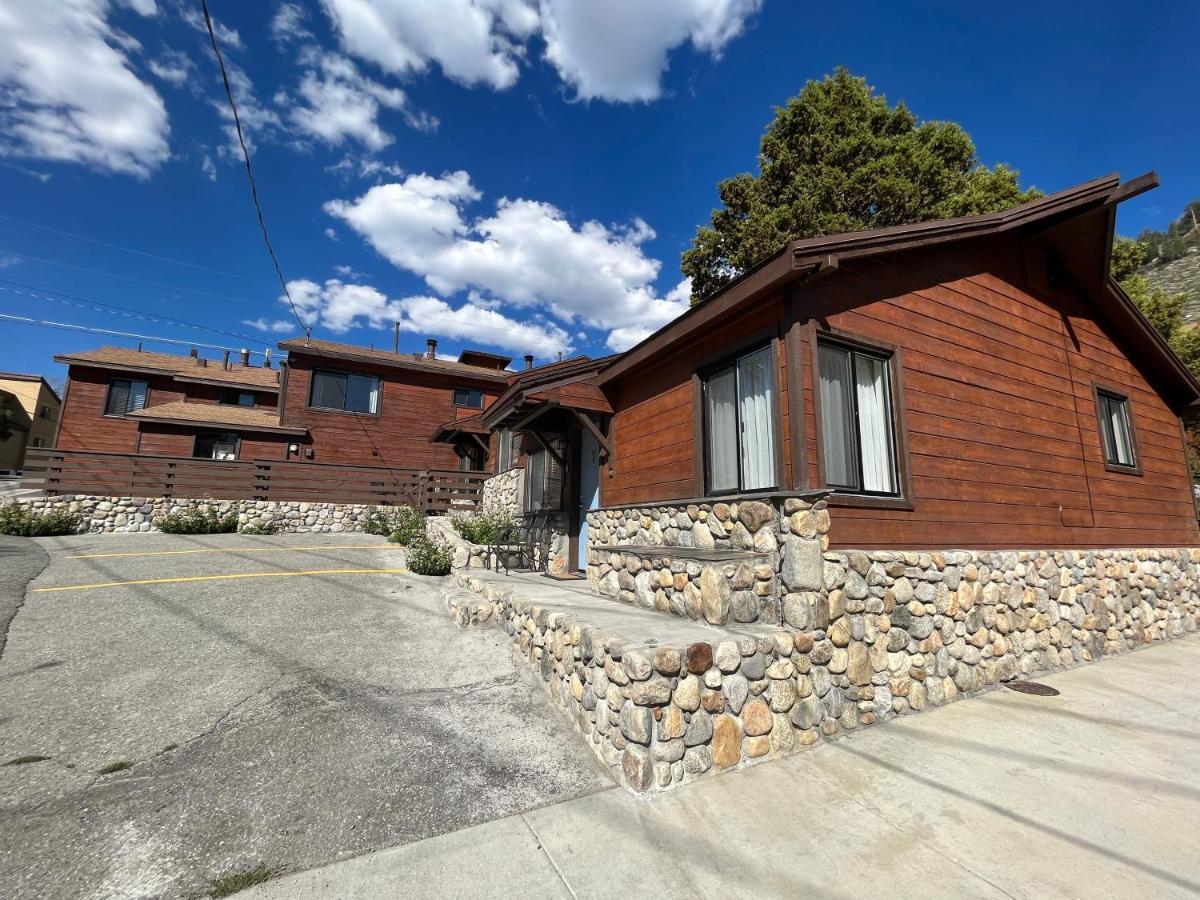 June Lake Villager Exterior photo
