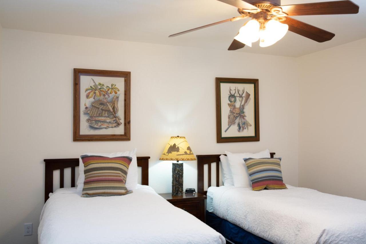 June Lake Villager Exterior photo